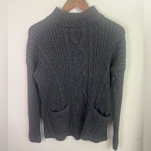 Woman’s Abercrombie & Fitch Grey Mock Neck Cable
Knit Sweater. Small
